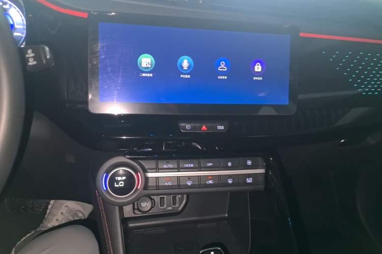 Used Dongfeng Aeolus AX7 2022 Mach Edition 1.5T DCT DF51 Audio And AC Panel