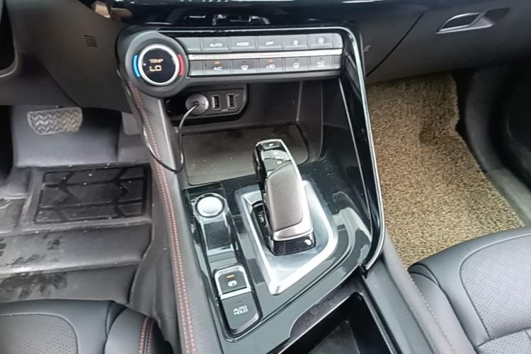 Used Dongfeng Aeolus AX7 2022 Mach Edition 1.5T DCT DF31 Gear Lever