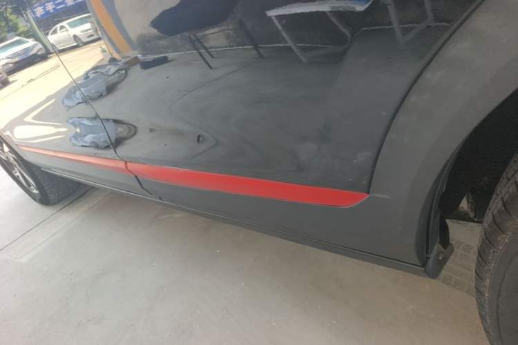 Used Dongfeng Aeolus AX7 2022 Mach Edition 1.5T DCT DF31 Left Side Sill