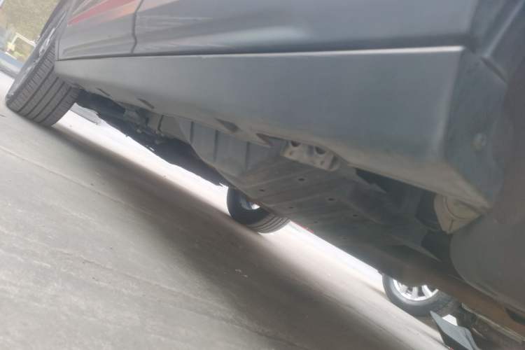 Used Dongfeng Aeolus AX7 2022 Mach Edition 1.5T DCT DF31 Left Side Sill