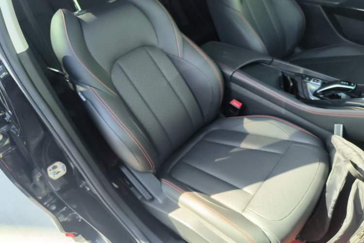 Used Dongfeng Aeolus AX7 2022 Mach Edition 1.5T DCT DF31 Right Front Seat