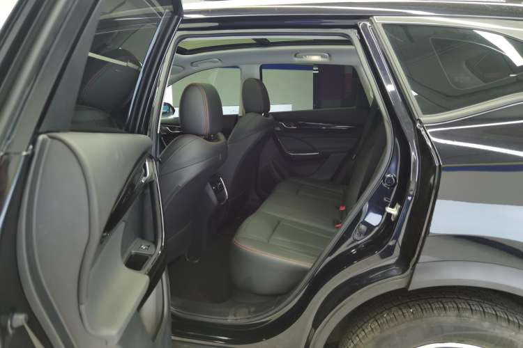 Used Dongfeng Aeolus AX7 2022 Mach Edition 1.5T DCT DF31 Right Rear Seat