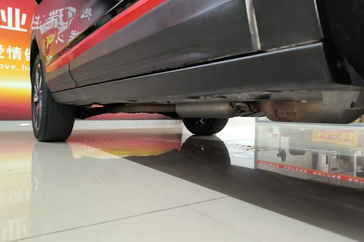 Used Dongfeng Aeolus AX7 2022 Mach Edition 1.5T DCT DF41 Right Side Sill