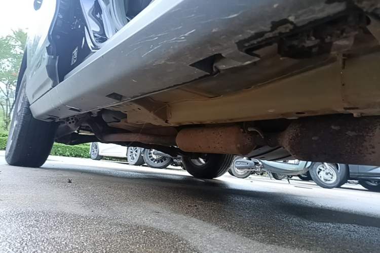 Used Dongfeng Aeolus AX7 2022 Mach Edition 1.5T DCT DF31 Right Side Sill