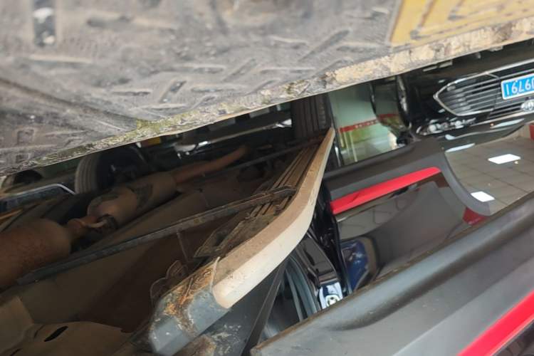 Used Dongfeng Aeolus AX7 2022 Mach Edition 1.5T DCT DF41 Right Side Sill