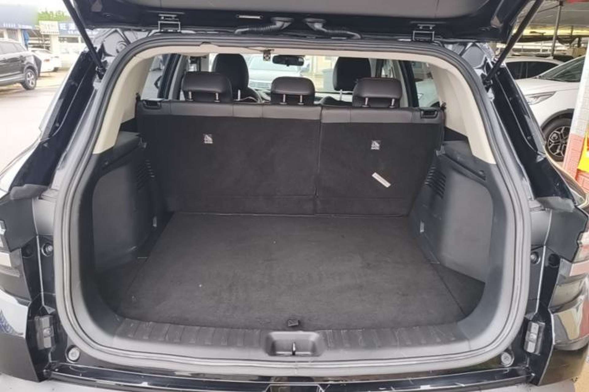 Used Dongfeng Aeolus AX7 2022 Mach Edition 1.5T DCT DF41 Trunk