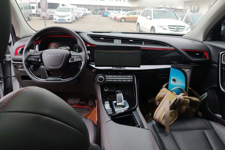 Used Dongfeng Aeolus AX7 2022 Mach Edition 1.5T DCT DF51 Center Console