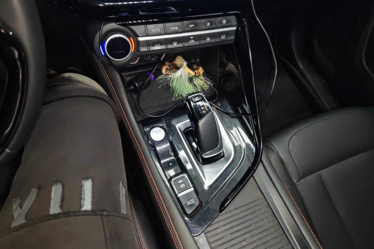 Used Dongfeng Aeolus AX7 2022 Mach Edition 1.5T DCT DF41 Gear Lever