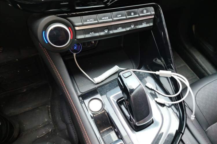 Used Dongfeng Aeolus AX7 2022 Mach Edition 1.5T DCT DF31 Gear Lever