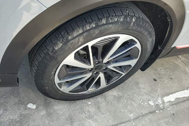 Used Dongfeng Aeolus AX7 2022 Mach Edition 1.5T DCT DF51 Left Front Wheel Hub