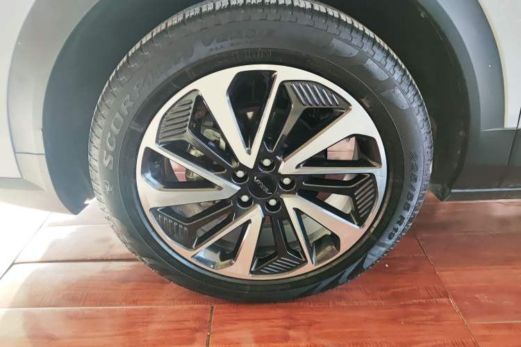 Used Dongfeng Aeolus AX7 2022 Mach Edition 1.5T DCT DF41 Left Front Wheel Hub