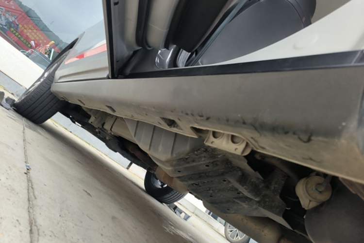 Used Dongfeng Aeolus AX7 2022 Mach Edition 1.5T DCT DF41 Left Side Sill
