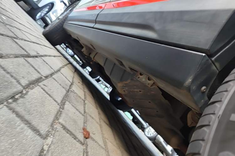 Used Dongfeng Aeolus AX7 2022 Mach Edition 1.5T DCT DF51 Left Side Sill