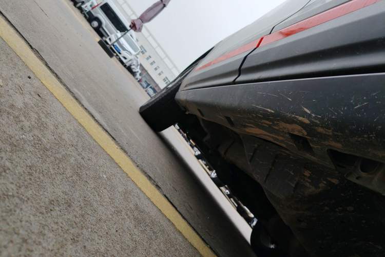 Used Dongfeng Aeolus AX7 2022 Mach Edition 1.5T DCT DF51 Left Side Sill