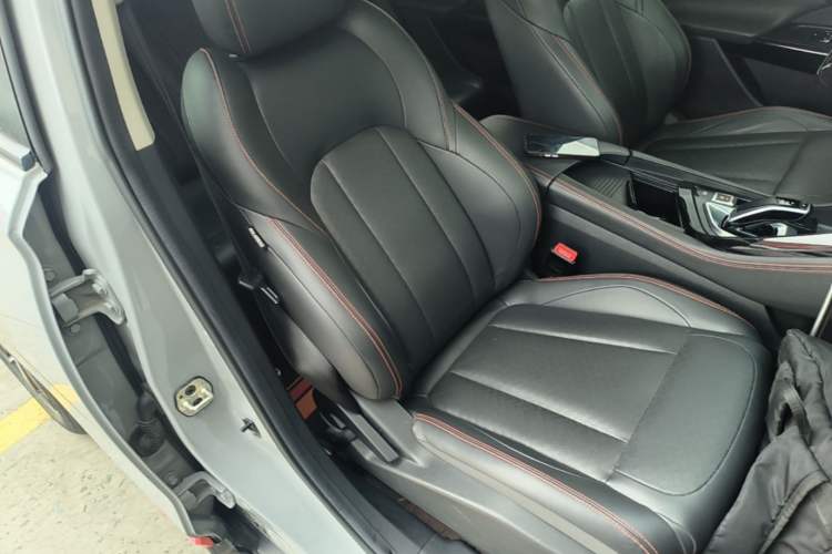 Used Dongfeng Aeolus AX7 2022 Mach Edition 1.5T DCT DF41 Right Front Seat
