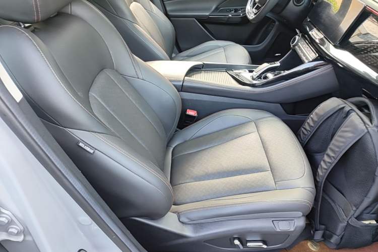 Used Dongfeng Aeolus AX7 2022 Mach Edition 1.5T DCT DF51 Right Front Seat