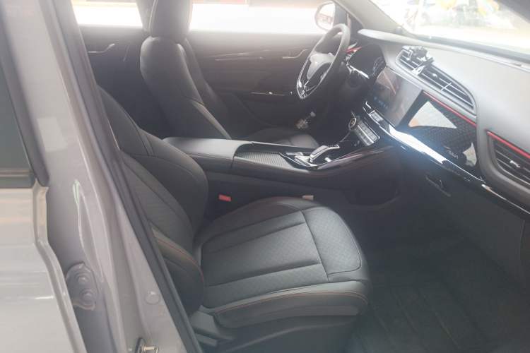 Used Dongfeng Aeolus AX7 2022 Mach Edition 1.5T DCT DF41 Right Front Seat