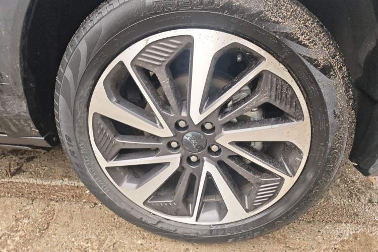 Used Dongfeng Aeolus AX7 2022 Mach Edition 1.5T DCT DF51 Right Front Wheel Hub