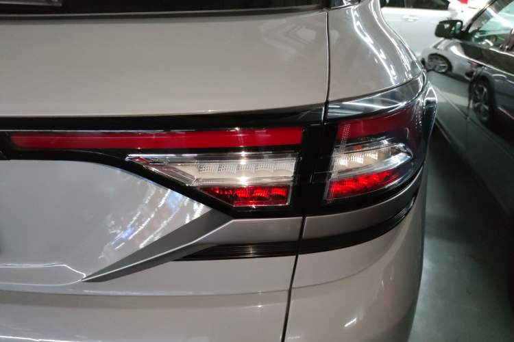 Used Dongfeng Aeolus AX7 2022 Mach Edition 1.5T DCT DF41 Right Rear Taillight