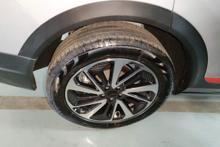 Used Dongfeng Aeolus AX7 2022 Mach Edition 1.5T DCT DF41 Right Rear Wheel Hub