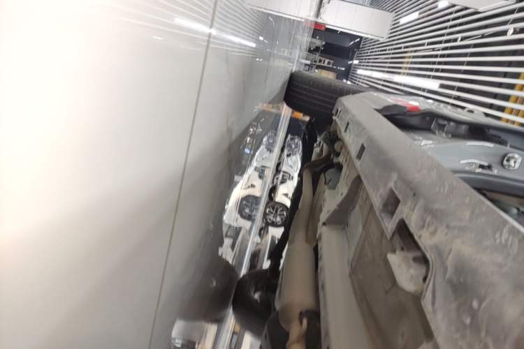 Used Dongfeng Aeolus AX7 2022 Mach Edition 1.5T DCT DF31 Right Side Sill