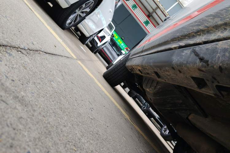 Used Dongfeng Aeolus AX7 2022 Mach Edition 1.5T DCT DF51 Right Side Sill