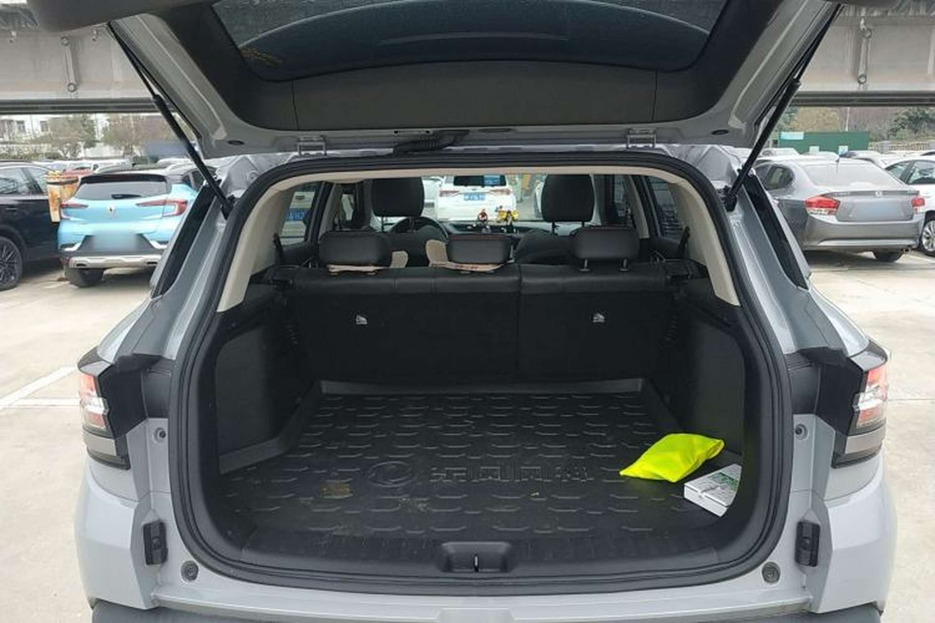 Used Dongfeng Aeolus AX7 2022 Mach Edition 1.5T DCT DF31 Trunk