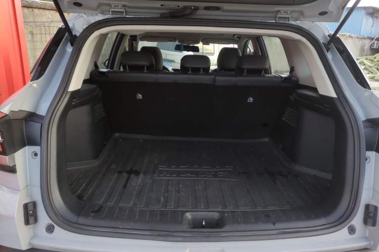 Used Dongfeng Aeolus AX7 2022 Mach Edition 1.5T DCT DF31 Trunk