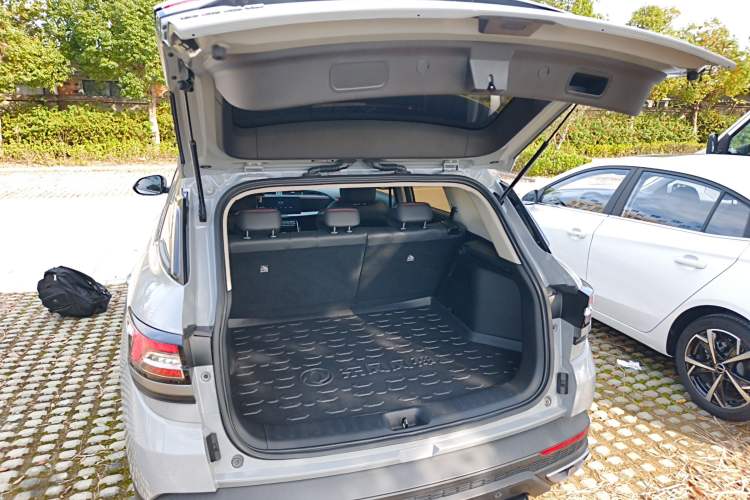 Used Dongfeng Aeolus AX7 2022 Mach Edition 1.5T DCT DF41 Trunk