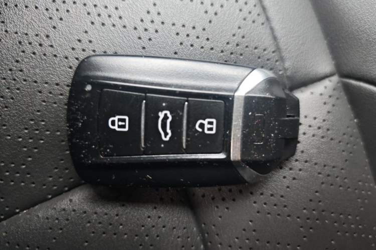Used Dongfeng Aeolus AX7 2022 Mach Edition 1.5T DCT DF51 Vehicle Key