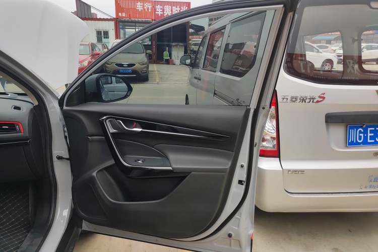 Used Dongfeng Aeolus AX7 2022 Mach Edition 1.5T DCT DF41 Right Front Door Interior