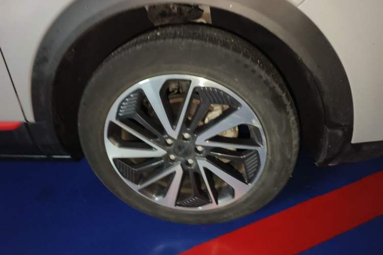 Used Dongfeng Aeolus AX7 2022 Mach Edition 1.5T DCT DF41 Right Front Wheel Hub