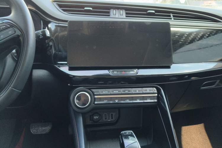 Used Dongfeng Aeolus AX7 2022 Mach Edition 1.5T DCT DF41 Audio And AC Panel