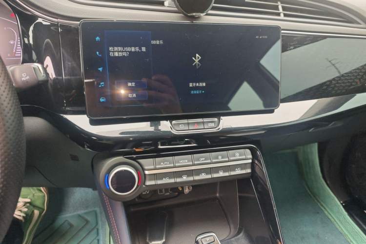 Used Dongfeng Aeolus AX7 2022 Mach Edition 1.5T DCT DF31 Audio And AC Panel