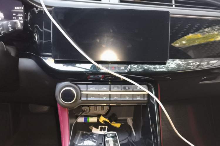 Used Dongfeng Aeolus AX7 2022 Mach Edition 1.5T DCT DF51 Audio And AC Panel