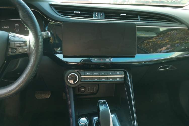 Used Dongfeng Aeolus AX7 2022 Mach Edition 1.5T DCT DF41 Audio And AC Panel