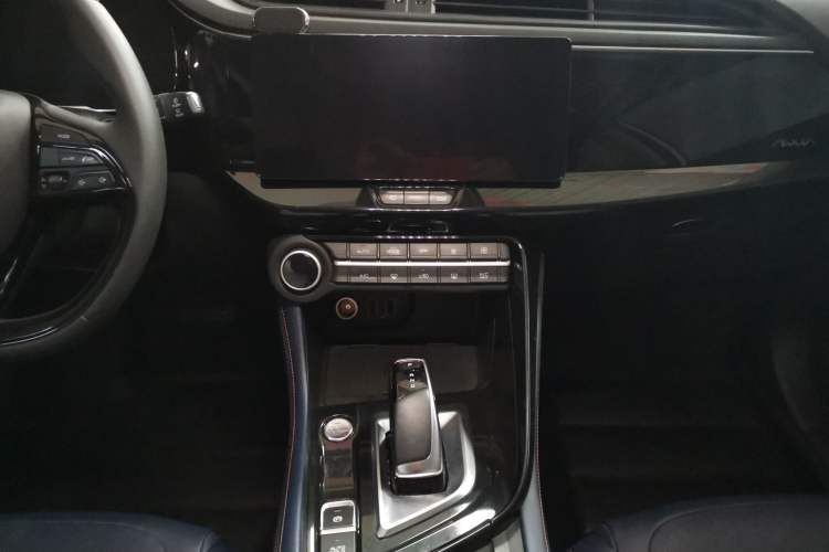 Used Dongfeng Aeolus AX7 2022 Mach Edition 1.5T DCT DF41 Audio And AC Panel