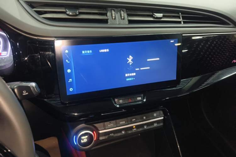 Used Dongfeng Aeolus AX7 2022 Mach Edition 1.5T DCT DF31 Audio And AC Panel