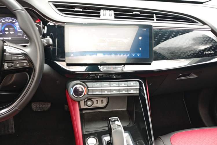 Used Dongfeng Aeolus AX7 2022 Mach Edition 1.5T DCT DF41 Audio And AC Panel