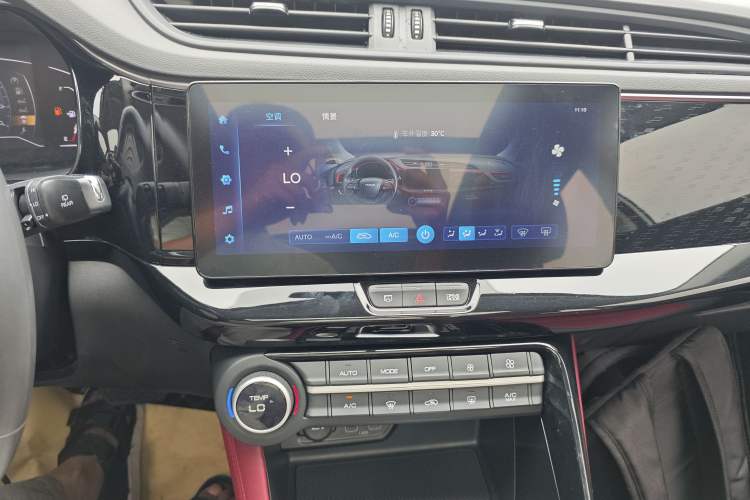 Used Dongfeng Aeolus AX7 2022 Mach Edition 1.5T DCT DF31 Audio And AC Panel