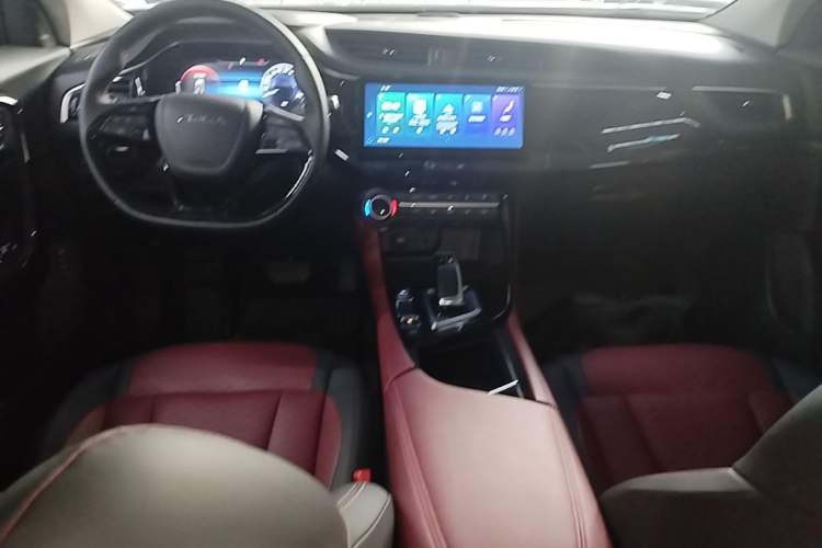 Used Dongfeng Aeolus AX7 2022 Mach Edition 1.5T DCT DF51 Center Console