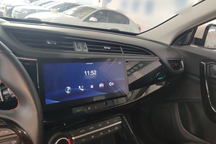 Used Dongfeng Aeolus AX7 2022 Mach Edition 1.5T DCT DF41 Center Console