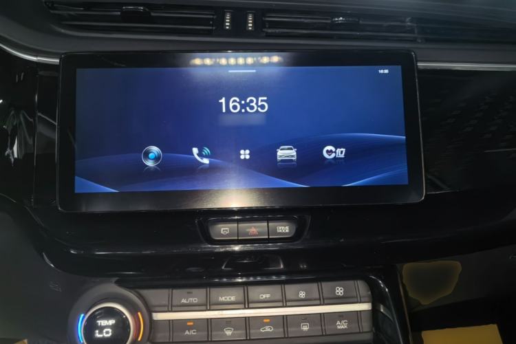 Used Dongfeng Aeolus AX7 2022 Mach Edition 1.5T DCT DF31 Center Console