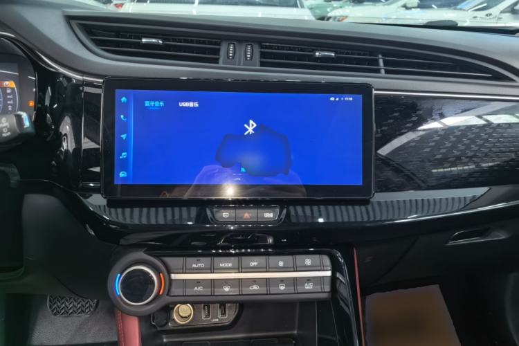 Used Dongfeng Aeolus AX7 2022 Mach Edition 1.5T DCT DF41 Center Console