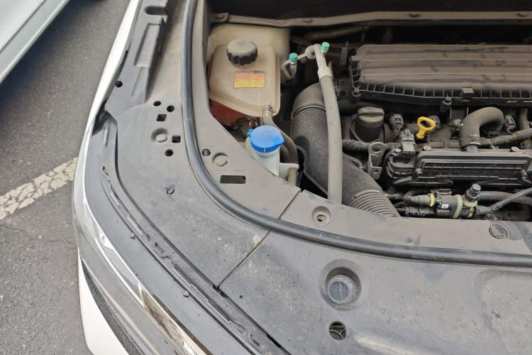 Used Dongfeng Aeolus AX7 2022 Mach Edition 1.5T DCT DF31 Engine Bay Right