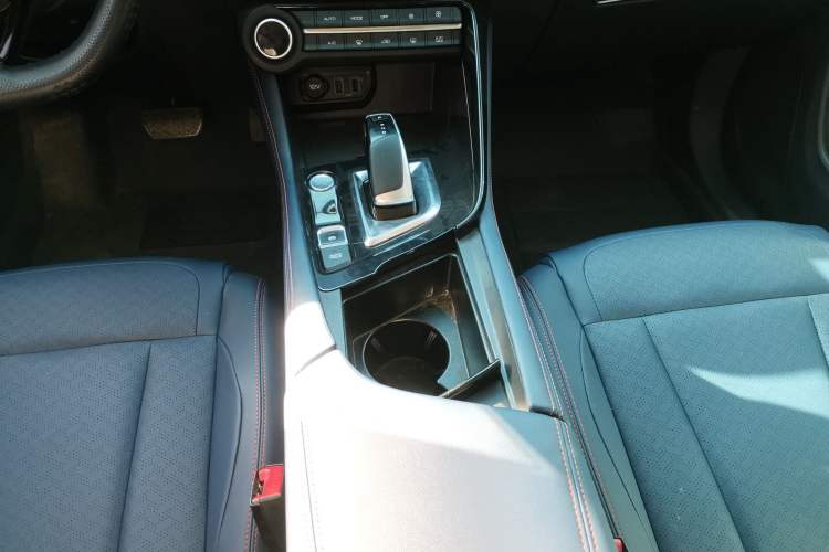 Used Dongfeng Aeolus AX7 2022 Mach Edition 1.5T DCT DF41 Gear Lever