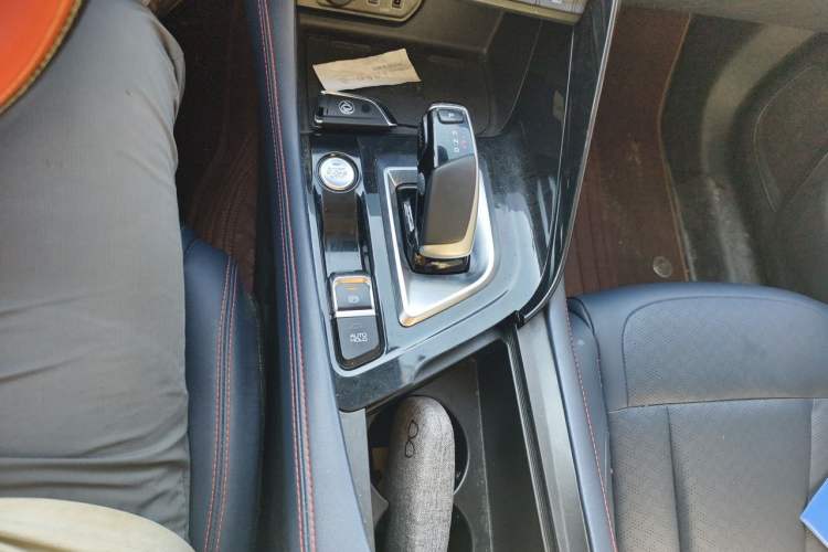 Used Dongfeng Aeolus AX7 2022 Mach Edition 1.5T DCT DF41 Gear Lever