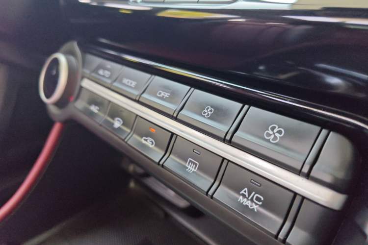 Used Dongfeng Aeolus AX7 2022 Mach Edition 1.5T DCT DF41 Interior 12