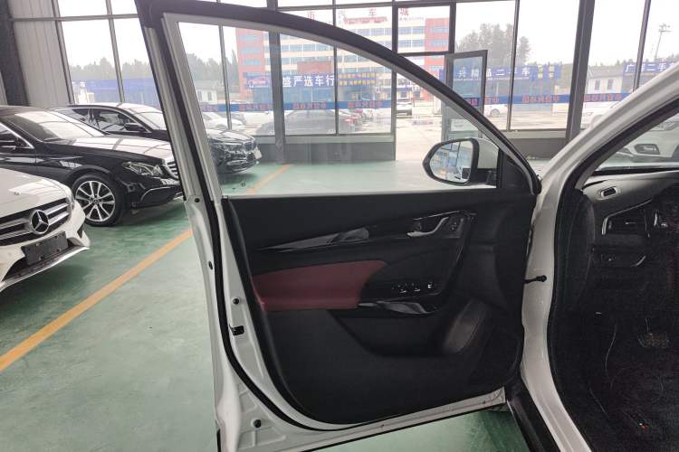 Used Dongfeng Aeolus AX7 2022 Mach Edition 1.5T DCT DF41 Interior 7