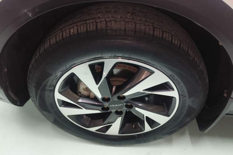 Used Dongfeng Aeolus AX7 2022 Mach Edition 1.5T DCT DF31 Left Front Wheel Hub